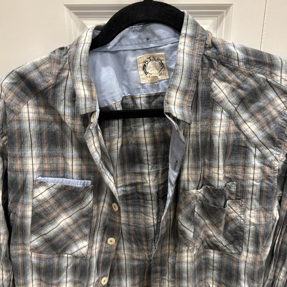 BTNS button down - Picture 2 of 3